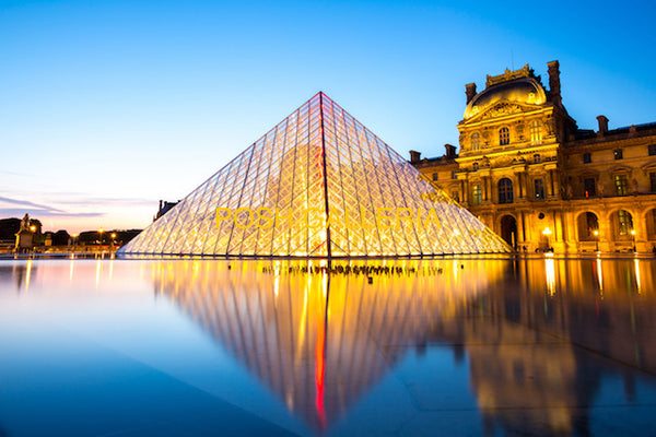 PYRAMID IN FRONT OF LOUVRE MUSEUM IN PARIS